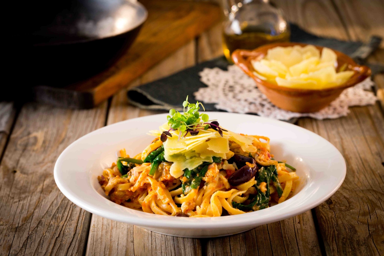 Mushroom feta and spinach linguine